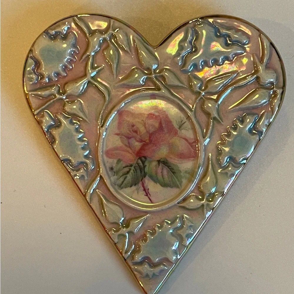 Vintage Iridescent Heart Brooch w/ Pink Rose Cameo Gift Boxed🌹💖 Rare Find! - Picture 2 of 7